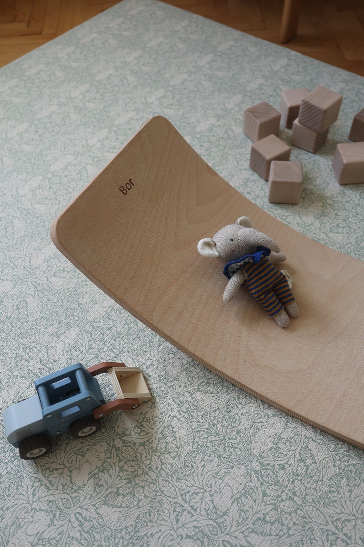 PINA wooden balance board detail view 3