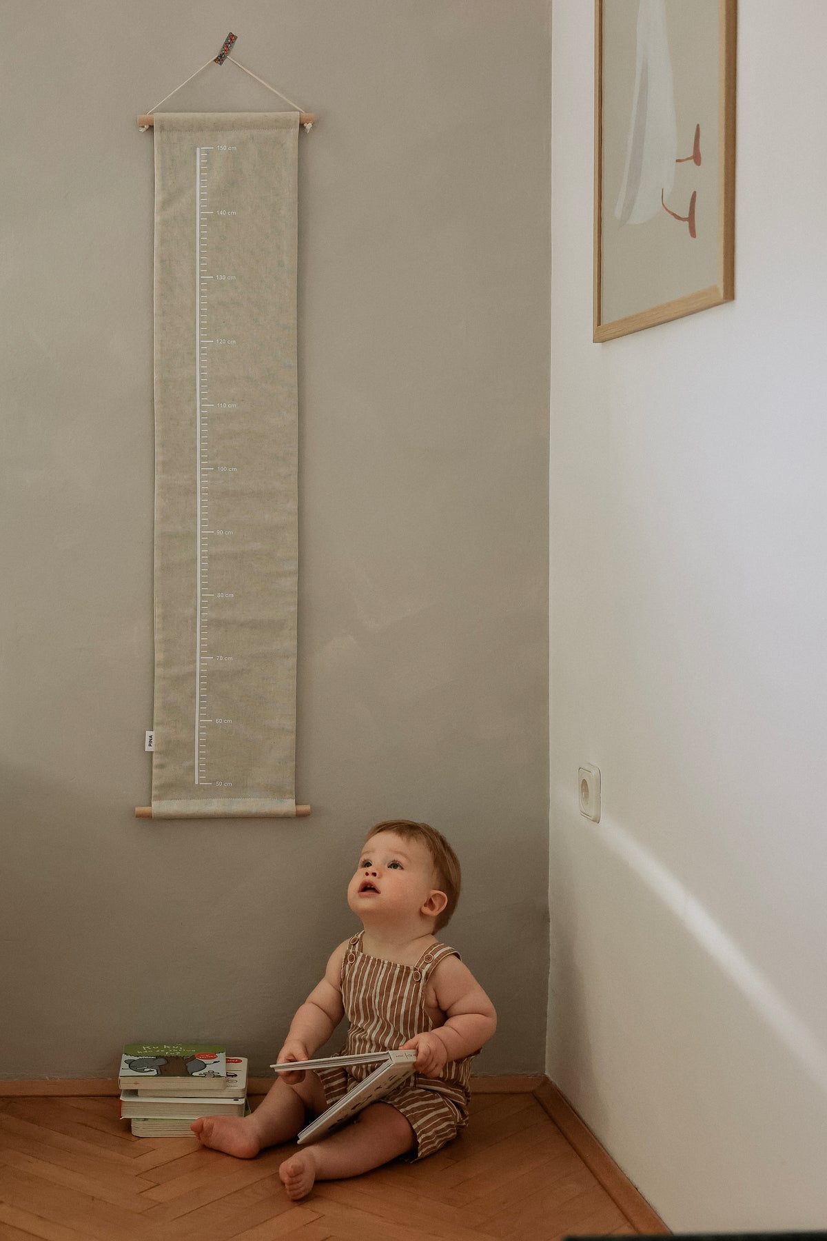 Personalised kids growth chart with natural wooden name detail
