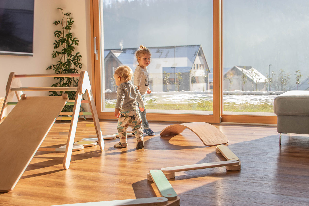 PINA wooden balance play set detail view