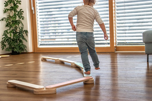 PINA wooden balance beams detail view 2
