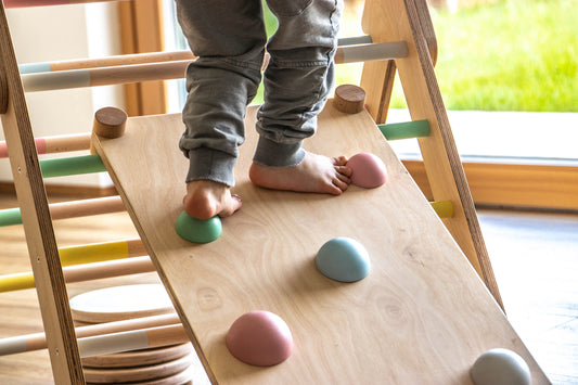 PINA Movement World wooden play set detail view 2